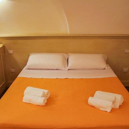 Al Civico 4 Bed & Breakfast Molfetta Bagian luar foto