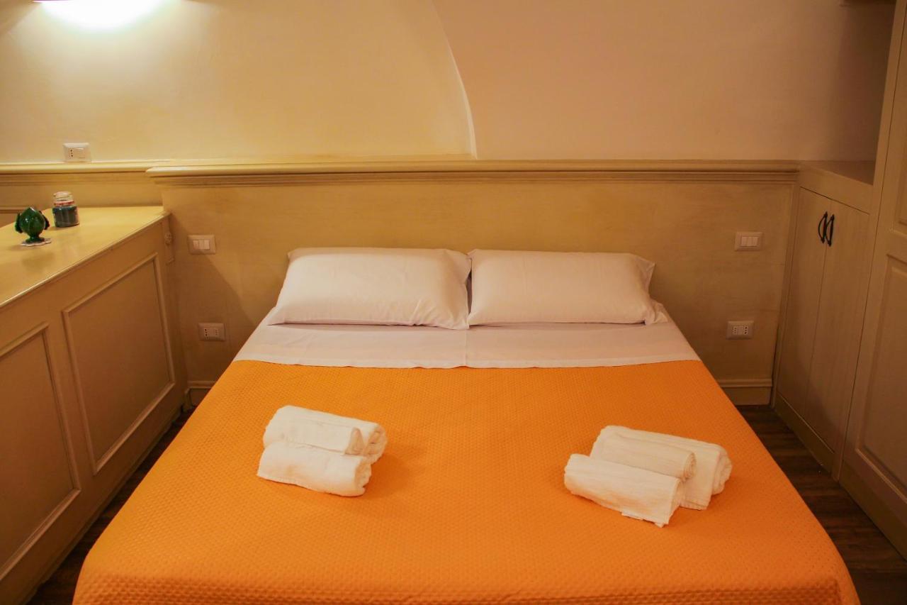 Al Civico 4 Bed & Breakfast Molfetta Bagian luar foto