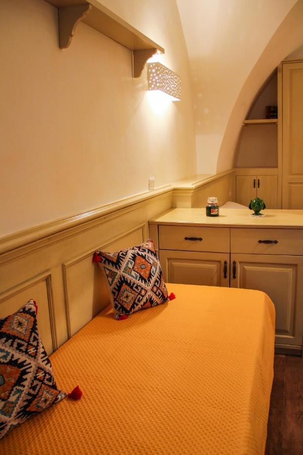 Al Civico 4 Bed & Breakfast Molfetta Bagian luar foto