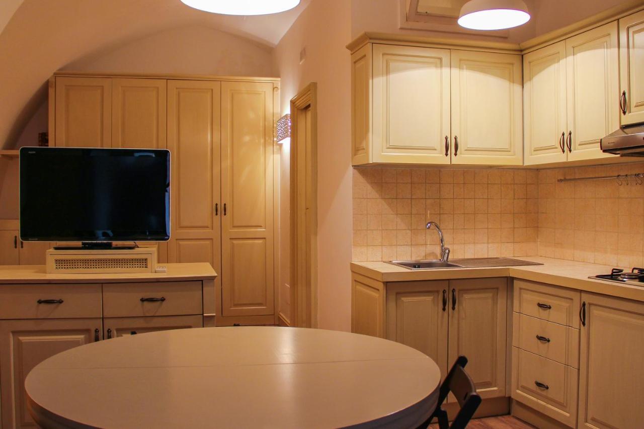 Al Civico 4 Bed & Breakfast Molfetta Bagian luar foto